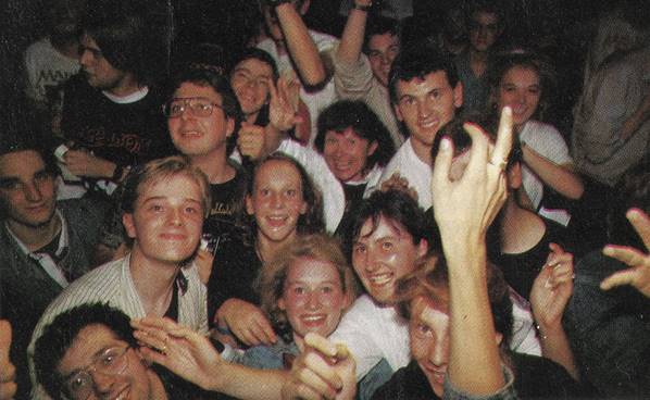 A group of people
Description automatically generated with low confidence